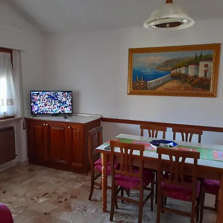 Casa In Colline Abruzzesi アパート Bellante